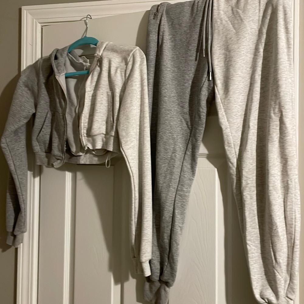Superdown two tone grey jogger set. Size xs
